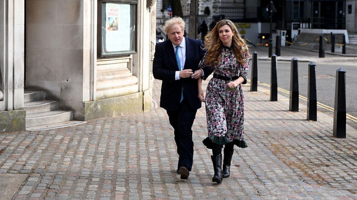 Britský premiér Johnson s manželkou čekají dalšího potomka